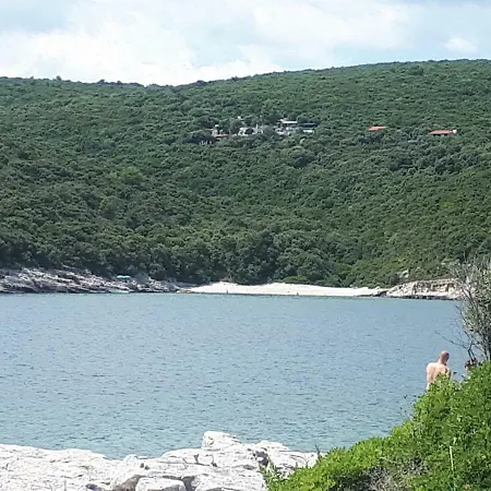 Campsite Robinzon Kamp Val Kavran